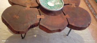 Mesa rústica troncos madera con broche  mariposa