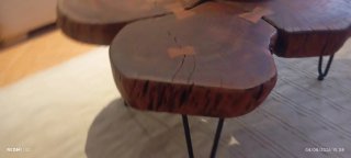 Mesa rústica troncos madera con broche  mariposa