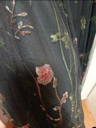 Falda larga bordada floral