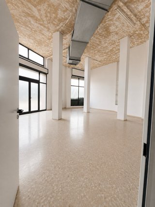 LOCAL COMERCIAL DE 140 m² EN AVINGUDA DE L’ESTATUT
