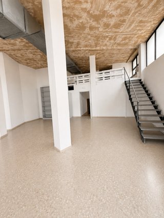 LOCAL COMERCIAL DE 140 m² EN AVINGUDA DE L’ESTATUT