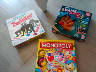 Lote 3 juegos mesa: Twister, Monopoly Junior, ¡Dam
