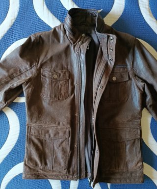 Chaqueta de cuero marrón