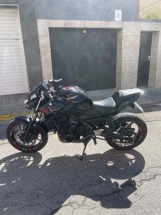 Kawasaki Z650 Negra A2