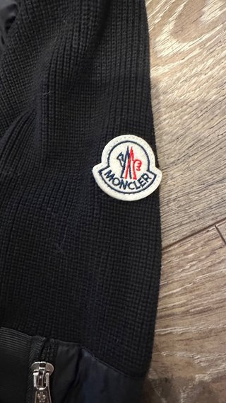 Chaqueta Moncler con capucha