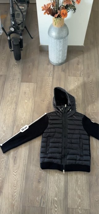 Chaqueta Moncler con capucha
