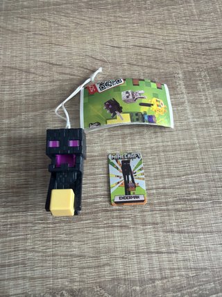 Figura Enderman Minecraft Kinder Sorpresa