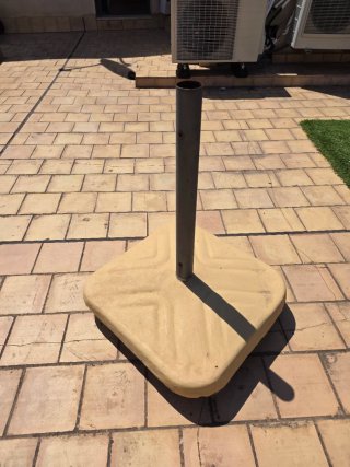 Base para sombrilla color beige