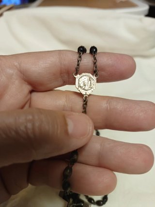 Rosario de cristal oscuro
