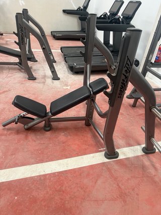 Press Banca Inclinado Life Fitness