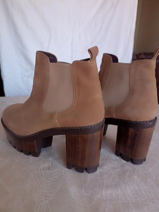 Botines ante tacón alto y plataforma