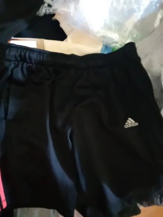Pantalón corto Adidas negro y rosa