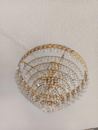 Lámpara de techo metal y cristal de roca dorada