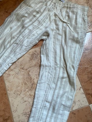 Pantalón Zara