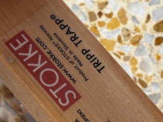 Trona Stokke de madera