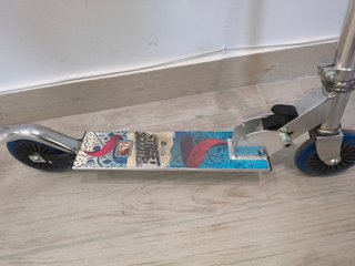 Patinete infantil poco uso