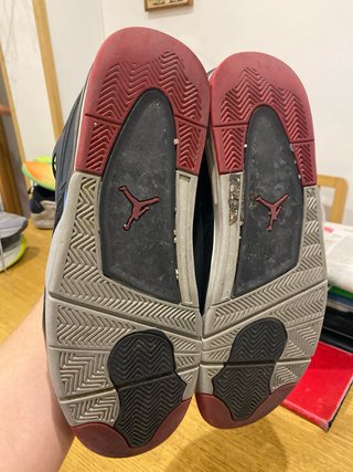 Zapatilla Jordan 4 Talla 48.5 Negra Roja