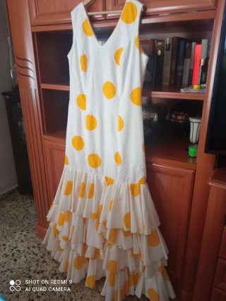 Vestido Flamenca Blanco con Lunares Amarillos