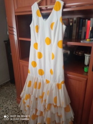 Vestido Flamenca Blanco con Lunares Amarillos