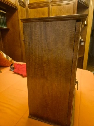 Mueble de madera con espejo /precio negociable