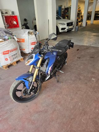 Keeway RKF 125 Naked Azul mate
