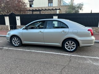 AVENSIS, CAMBIO DE NOMBRE Y MANTENIMIENTO INCLUIDO