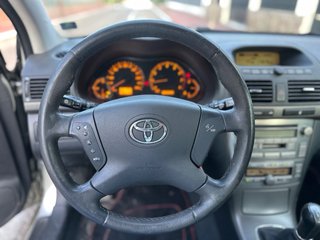 AVENSIS, CAMBIO DE NOMBRE Y MANTENIMIENTO INCLUIDO