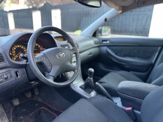 AVENSIS, CAMBIO DE NOMBRE Y MANTENIMIENTO INCLUIDO