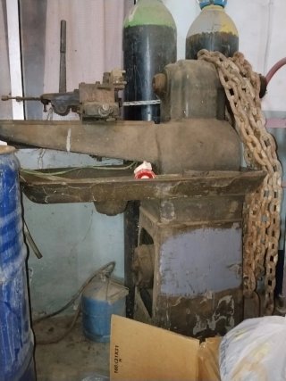 Torno pequeño industrial antiguo único en España