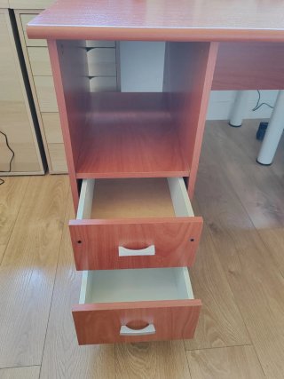 Escritorio de madera
