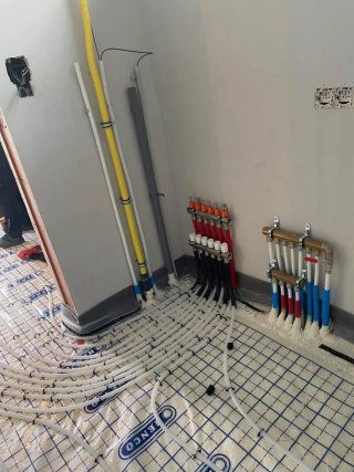 Soy fahim trabajo electricidad fontanería y aire a