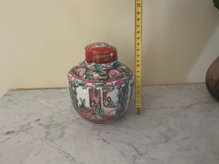 Tibor de porcelana China decorado