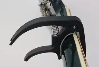 Cejilla para guitarra negra