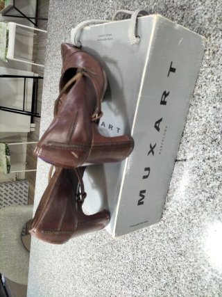 Zapatos tacón MUXART marrones mujer
