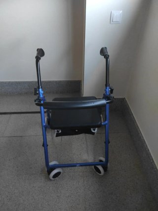 Caminador para ancianos