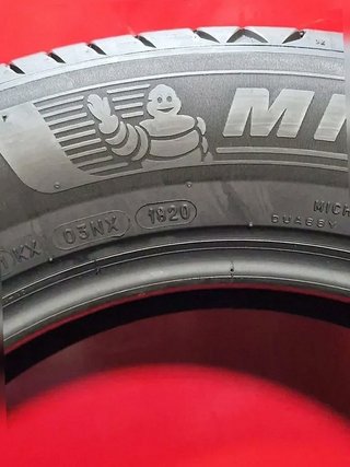 [R. 1917] - 215 60 17 96H MICHELIN NEUMÁTICOS
