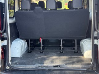 NISSAN NV300 9 PLAZAS