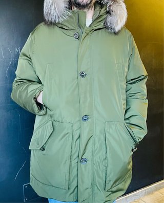 Parka Michael Kors verde con pelo natural