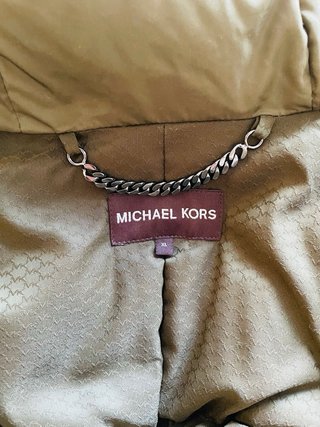 Parka Michael Kors verde con pelo natural
