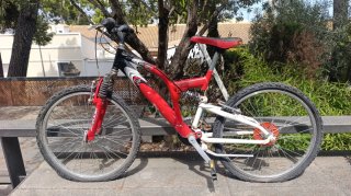 Bicicleta Adolescente Roja y Negra