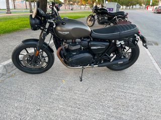 Triumph Street Twin 900cc Negra/Marrón