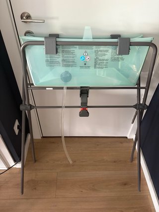 Bañera Stokke Flexi Bath con soporte y reductor