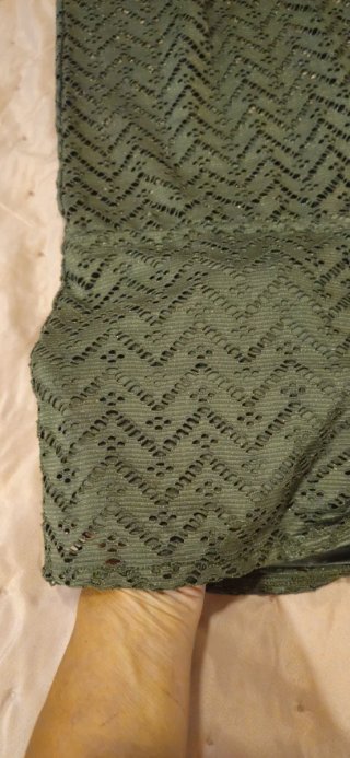Mono corto perforado verde