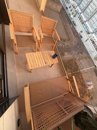Conjunto terraza: mesa y 2 sillas mimbre