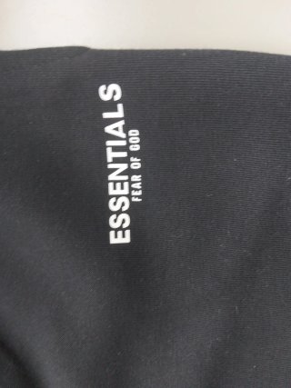 Pantalón corto negro Essentials