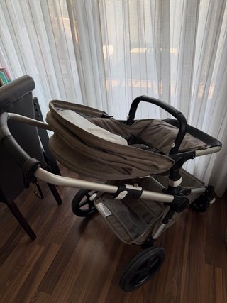 Bugaboo Fox 2 + Capazo + Silla + Patinete