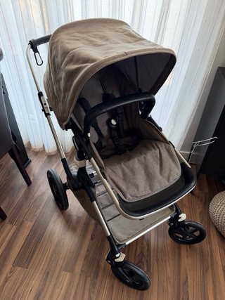 Bugaboo Fox 2 + Capazo + Silla + Patinete