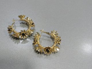 A596 Orecchini cerchio fiore stilizzato inox oro