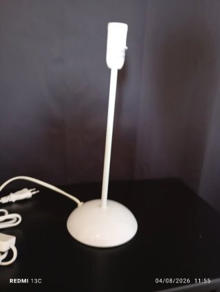 Lampada da tavolo bianca