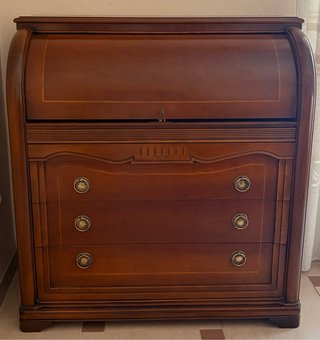Bureau de madera. Buen estado.